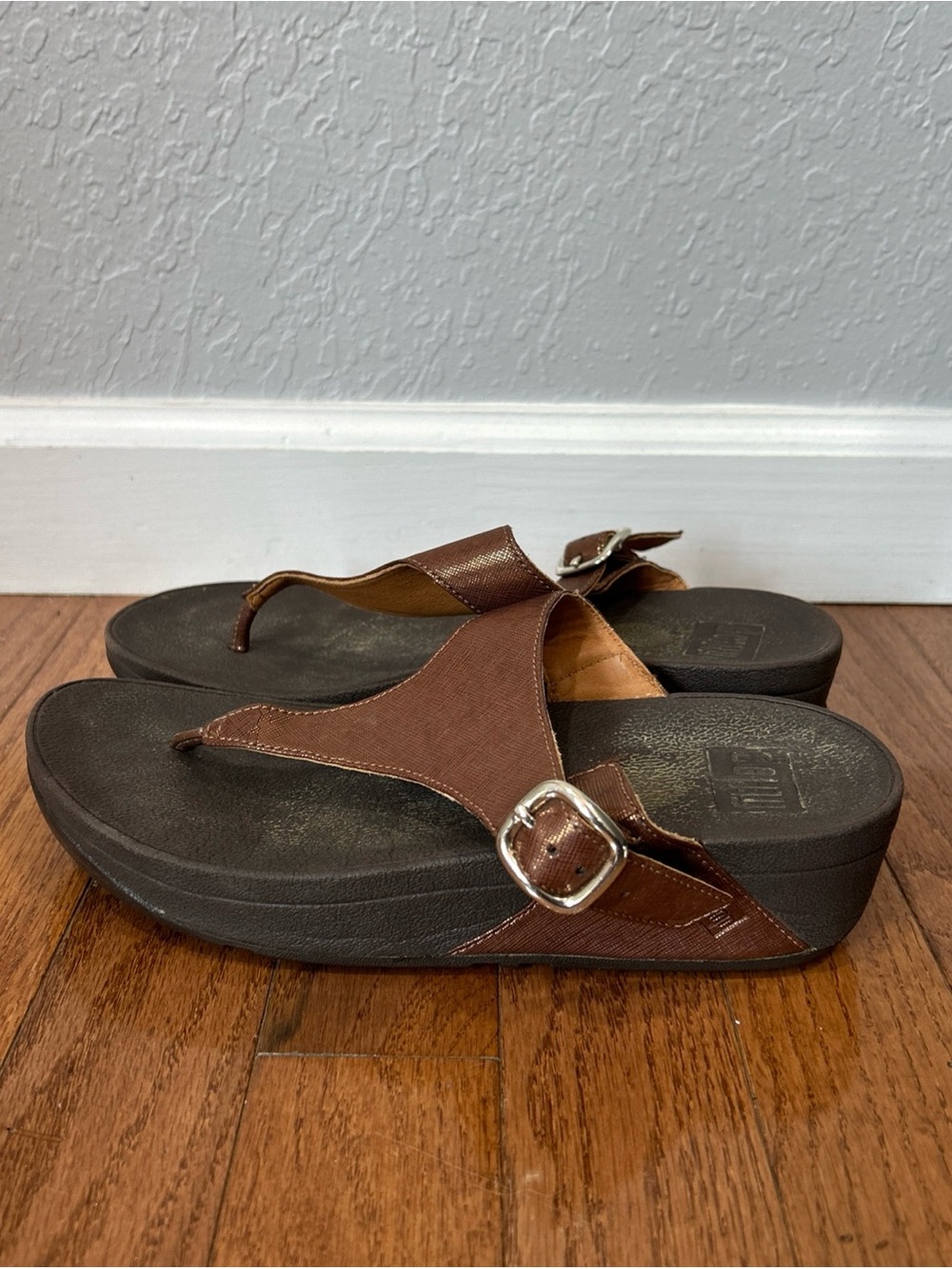 Fitflop Lulu Thong Sandals Wedges Flip Flops Women’s Size 6 Copper Brown